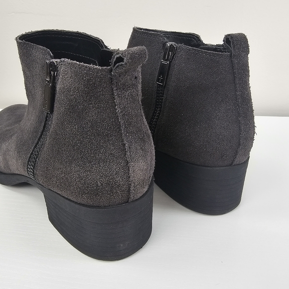 Kenneth Cole Women's Grey Suede Side Zip Heeled Dara Booties Size 8.5 - Picture 5 of 7